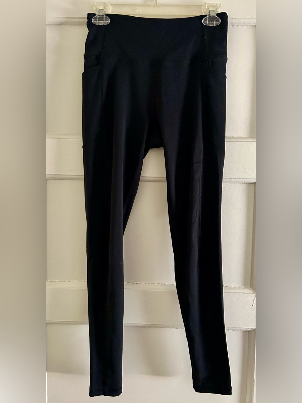 Victoria’s Secret Black High-Rise Performance Leggings size Small